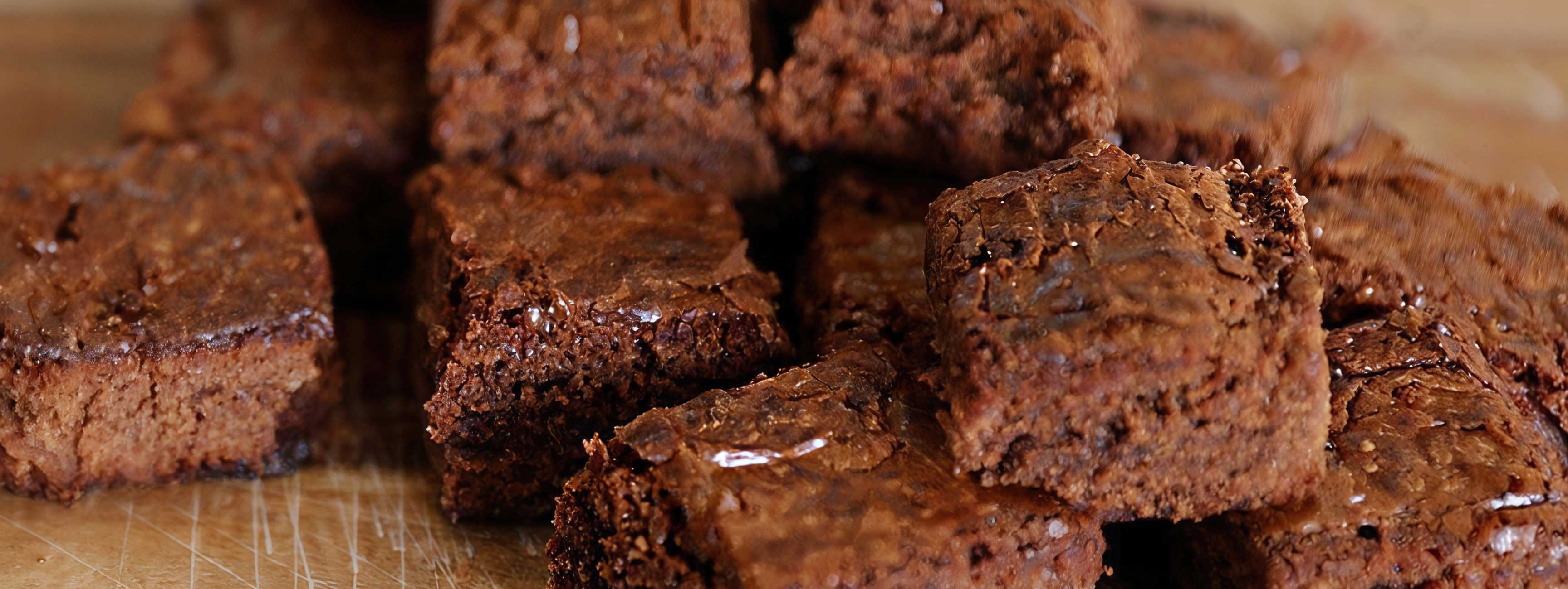 Milkybar® chocolate brownies | Nestlé Confectionery