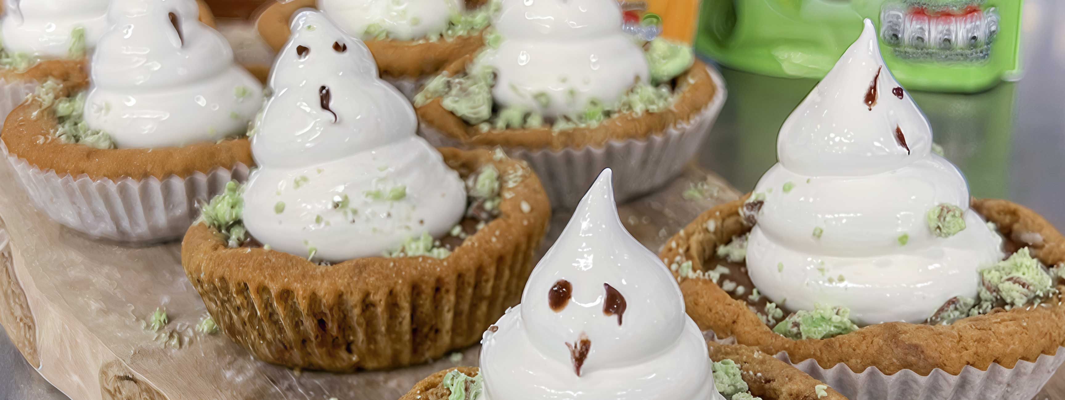 Pleesecakes x AERO Spooky Cookie Cups | Nestlé Confectionery